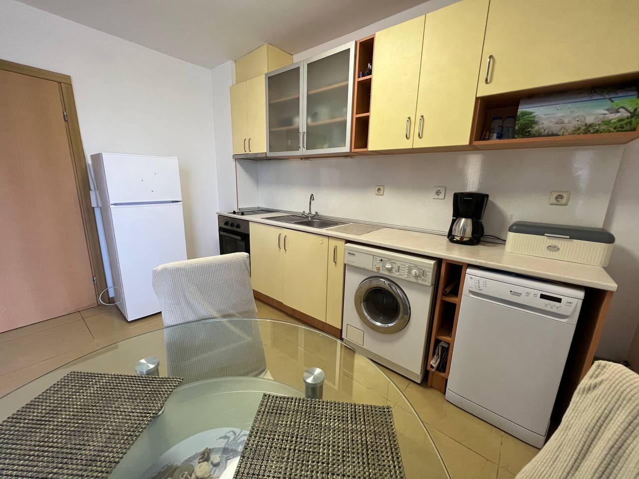 Квартира в Святых Константине и Елене, Болгария, 66 м² - фото 1