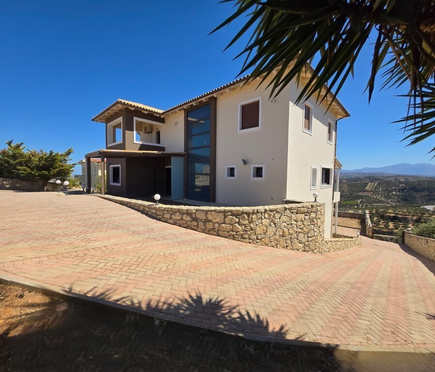 Вилла в Ираклионе, Греция, 360 м² - фото 1