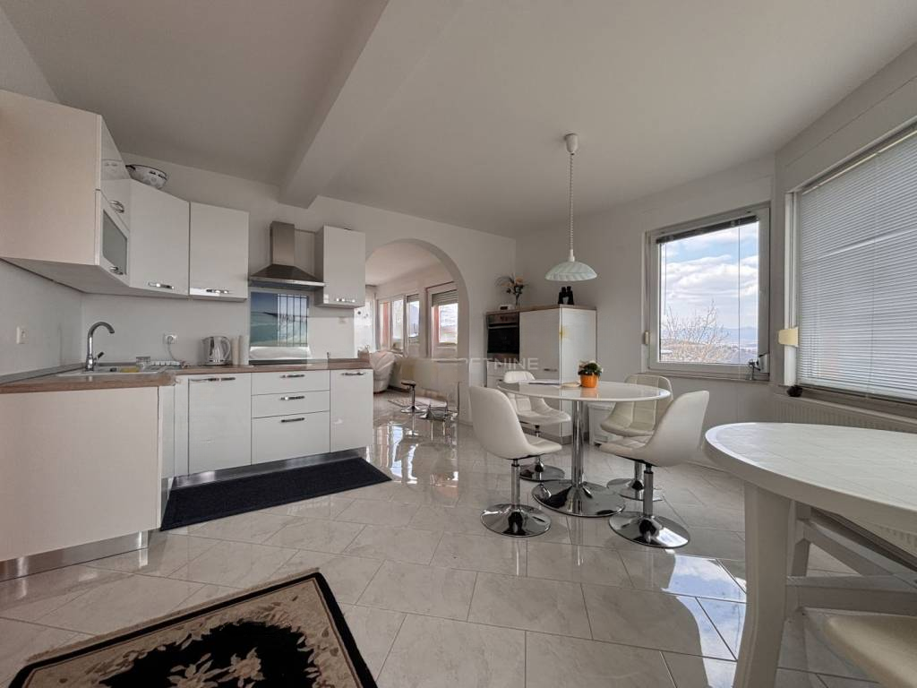 Квартира в Опатии, Хорватия, 99 м² - фото 1