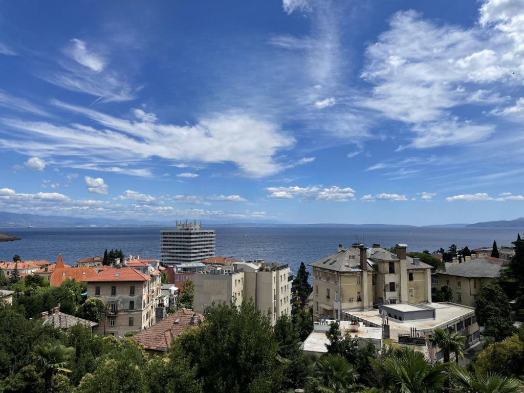 Квартира в Опатии, Хорватия, 200 м² - фото 1