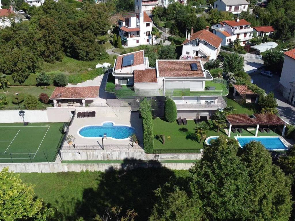 Дом в Опатии, Хорватия, 400 м² - фото 1