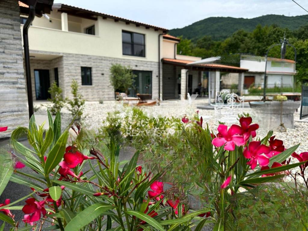 Дом в Опатии, Хорватия, 328 м² - фото 1