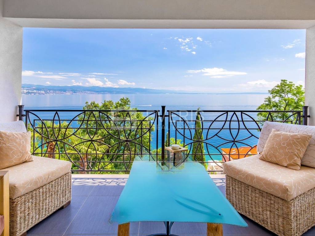 Дом в Опатии, Хорватия, 457 м² - фото 1