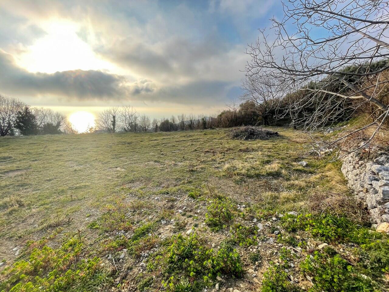 Земля в Добра Воде, Черногория, 861 м² - фото 1