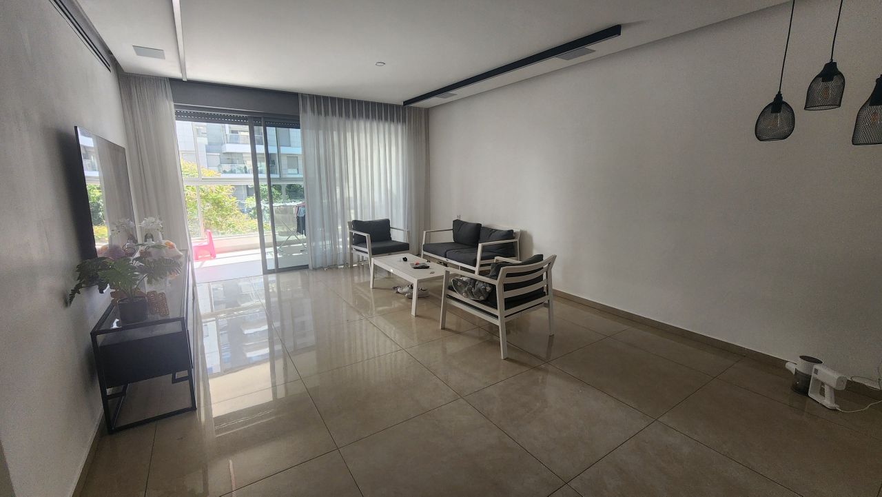 Квартира в Холоне, Израиль, 105 м² - фото 1