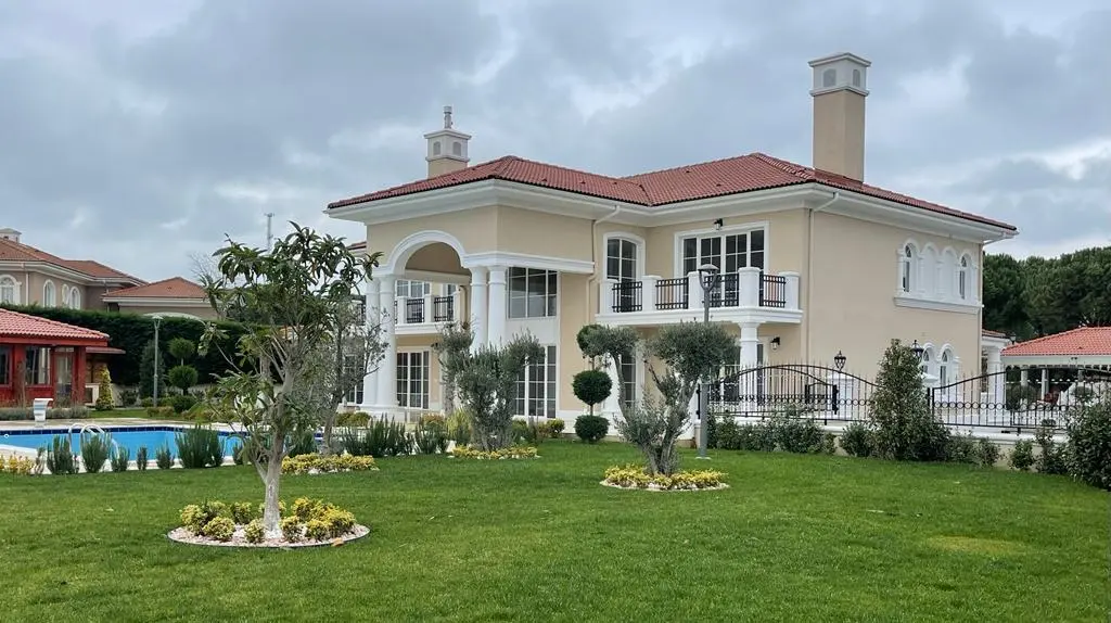 Вилла в Бейликдюзю, Турция, 1 100 м² - фото 2