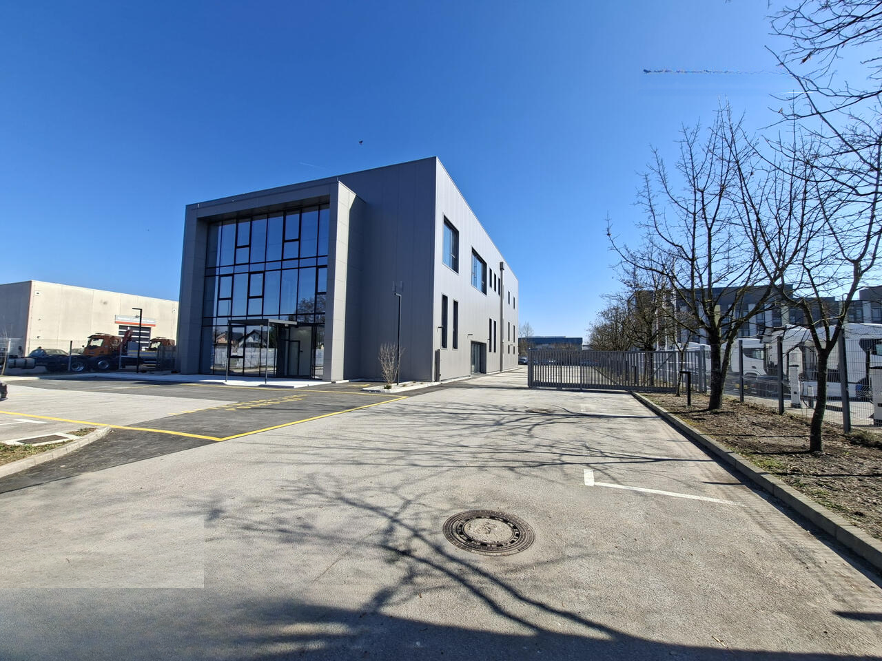 Офис в Любляне, Словения, 1 900 м² - фото 2