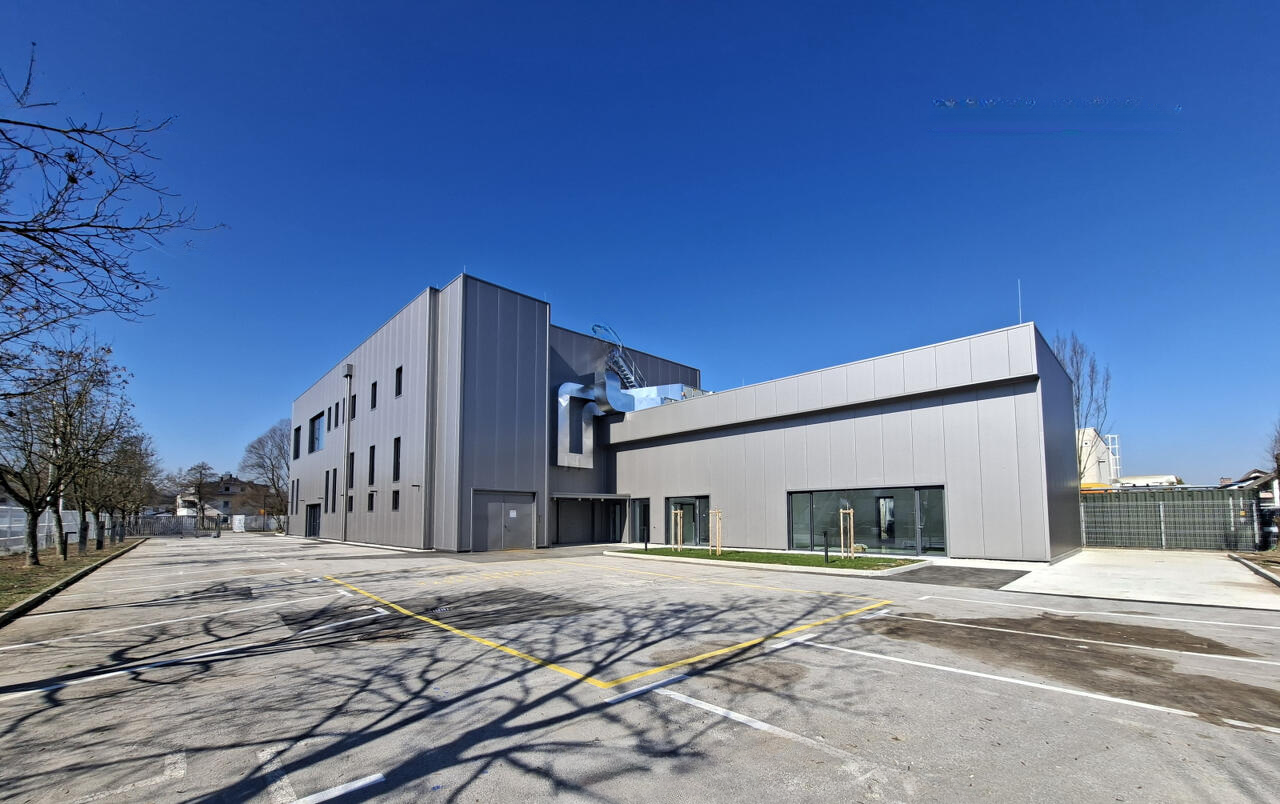 Офис в Любляне, Словения, 1 900 м² - фото 3