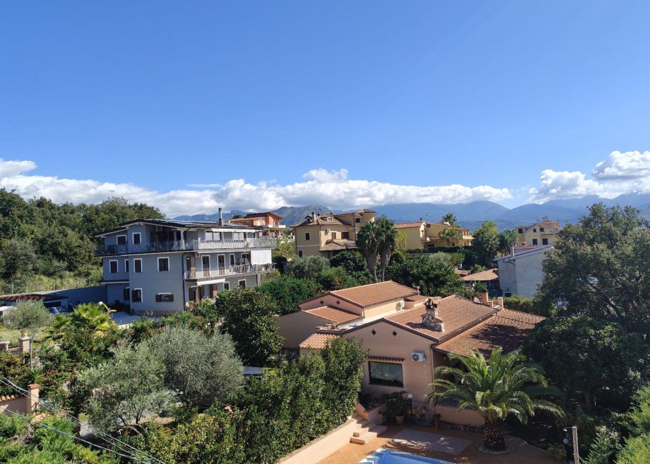 Квартира в Скалее, Италия, 90 м² - фото 1