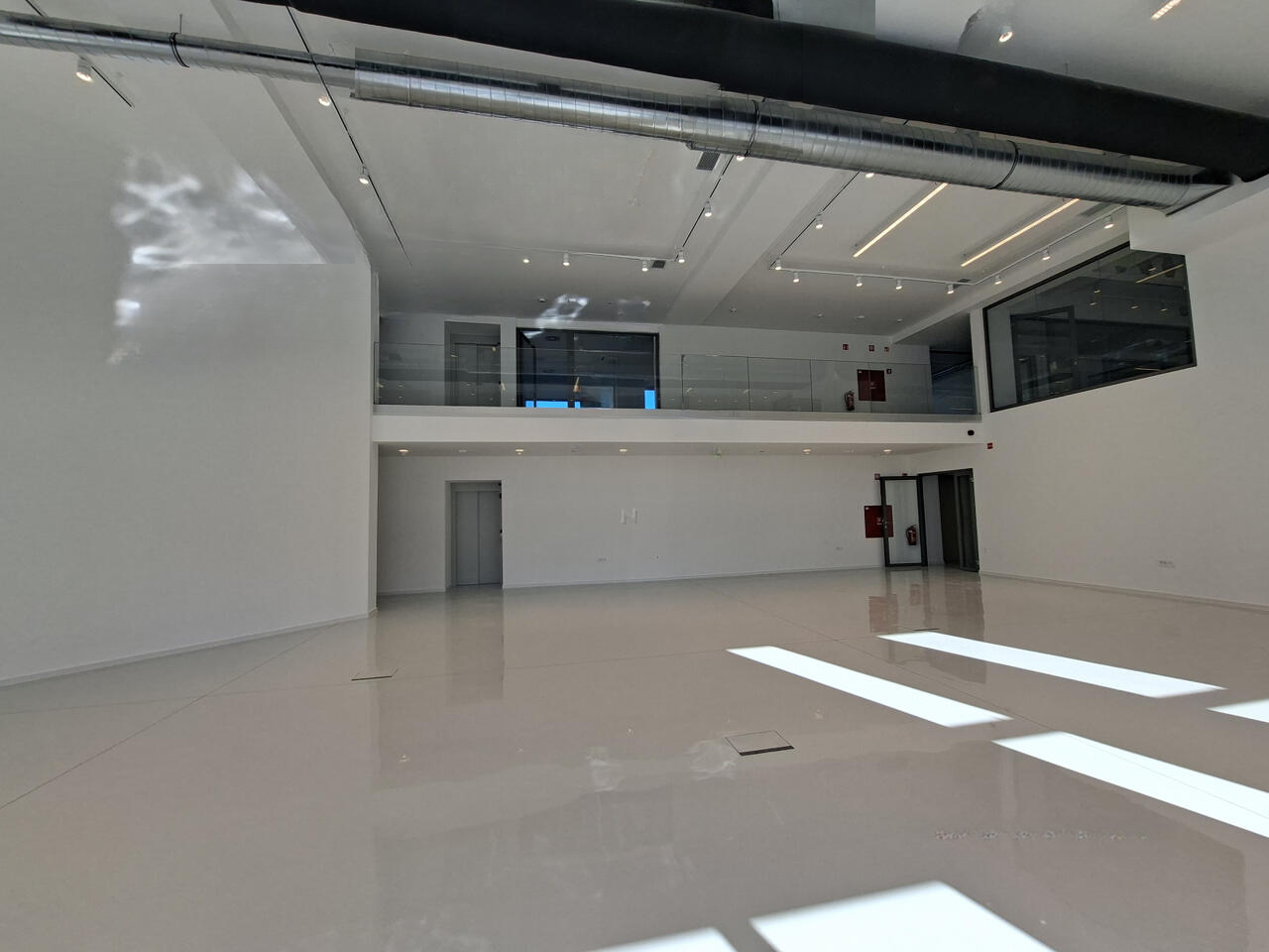 Офис в Любляне, Словения, 1 900 м² - фото 7