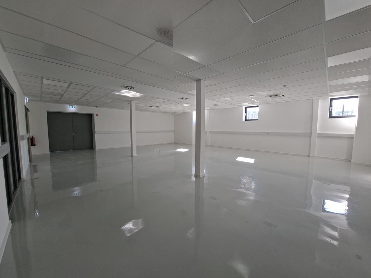 Офис в Любляне, Словения, 1 900 м² - фото 8