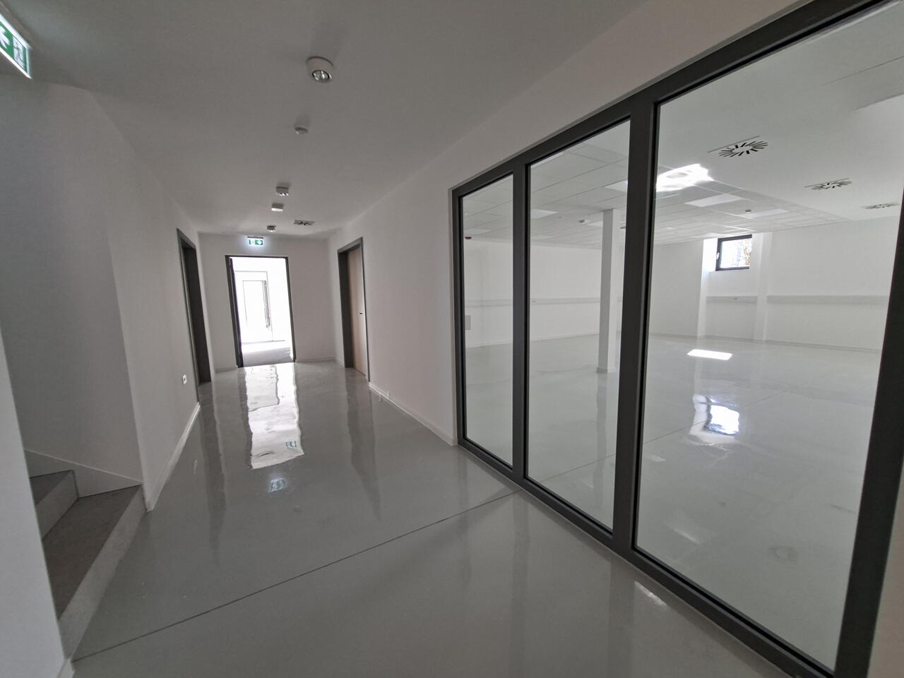 Офис в Любляне, Словения, 1 900 м² - фото 9