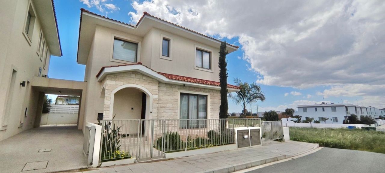 Вилла в Ларнаке, Кипр, 207 м² - фото 1