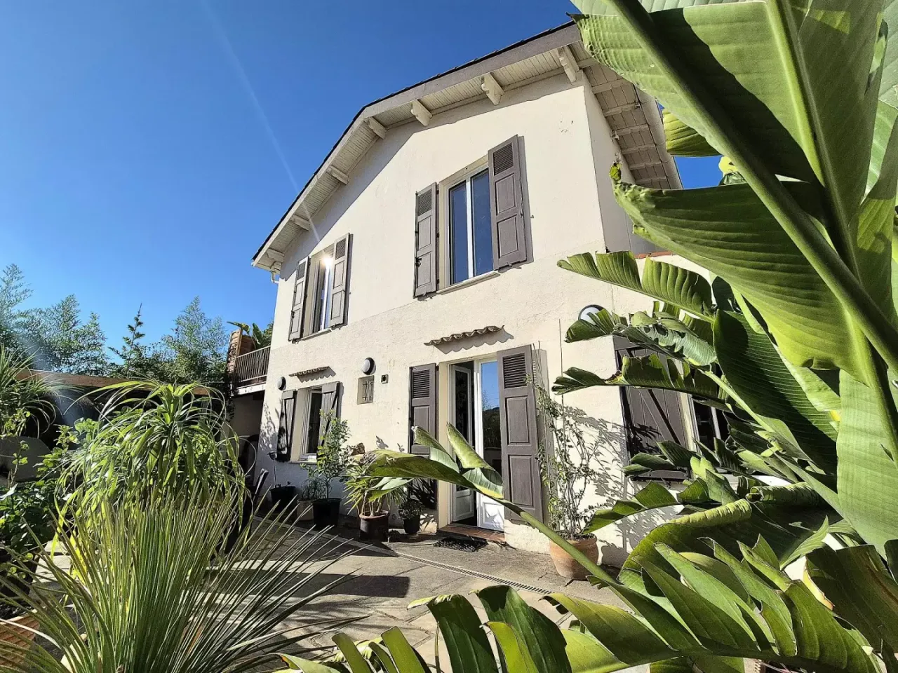 Вилла в Каннах, Франция, 145 м² - фото 1