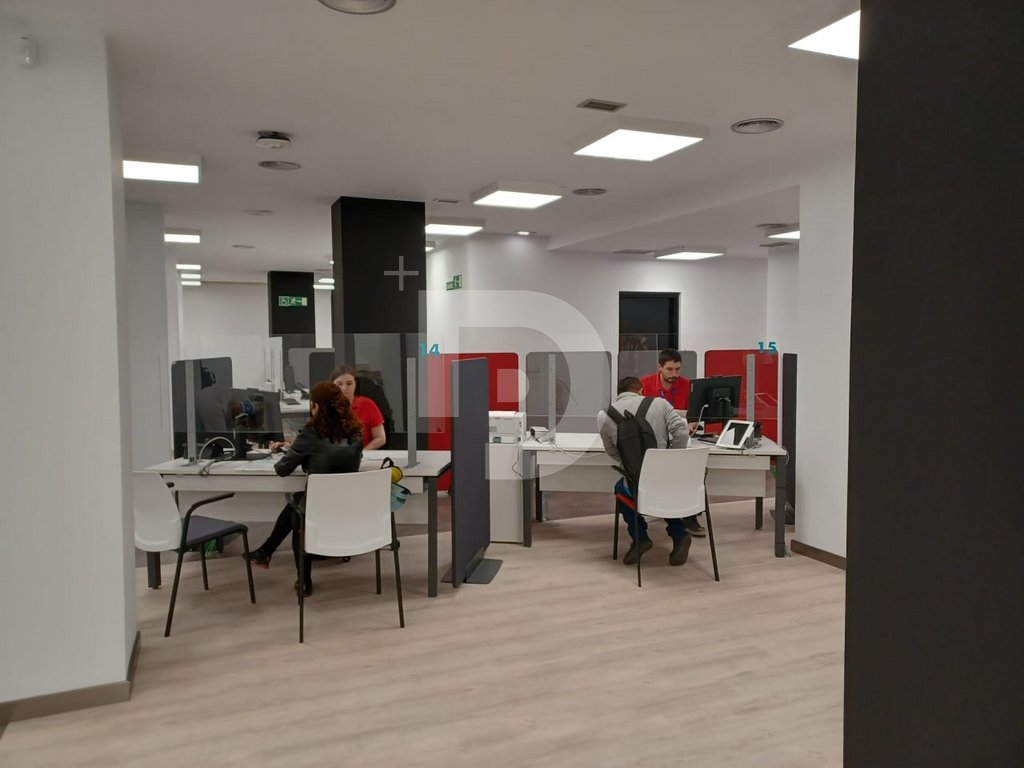 Офис в Эйшампле, Испания, 990 м² - фото 1