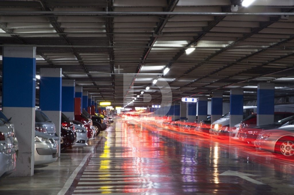 Коммерческая недвижимость в Барселоне, Испания, 1 709 м² - фото 1