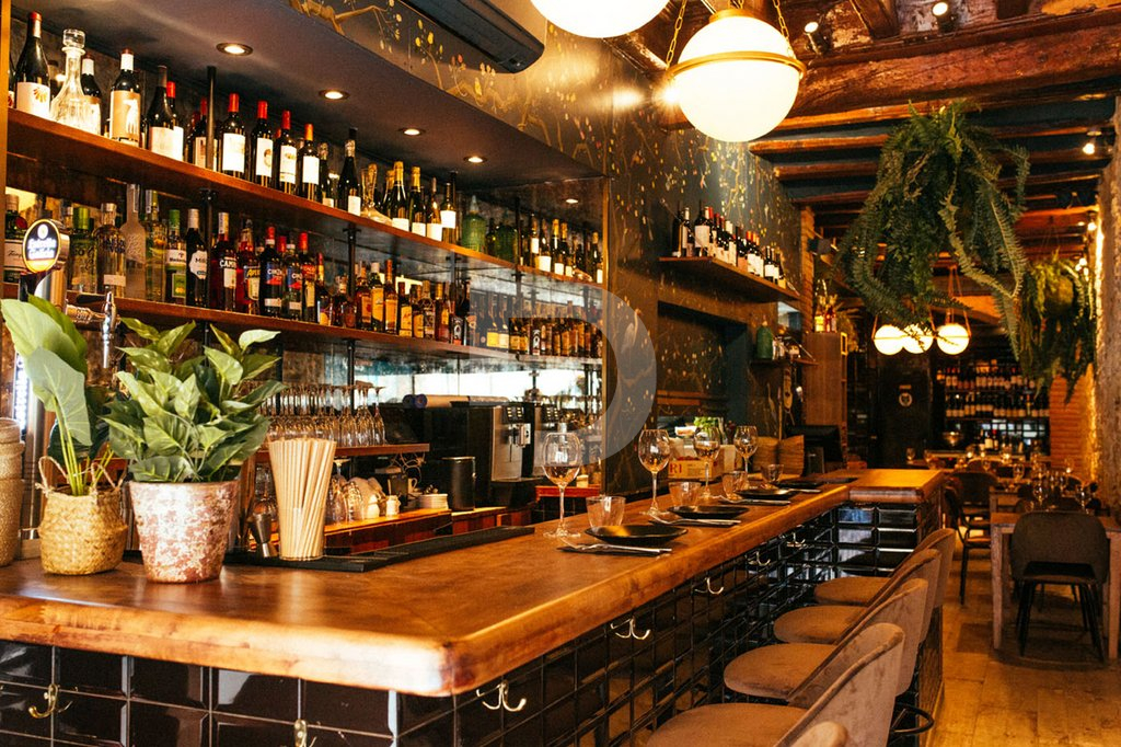 Коммерческая недвижимость в Эйшампле, Испания, 120 м² - фото 1