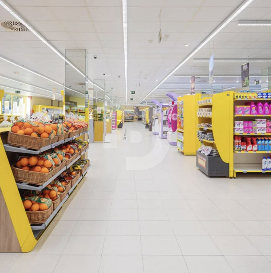 Магазин в Барселоне, Испания, 275 м² - фото 1