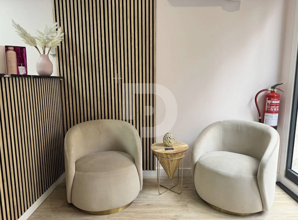 Коммерческая недвижимость в Барселоне, Испания, 721 м² - фото 1