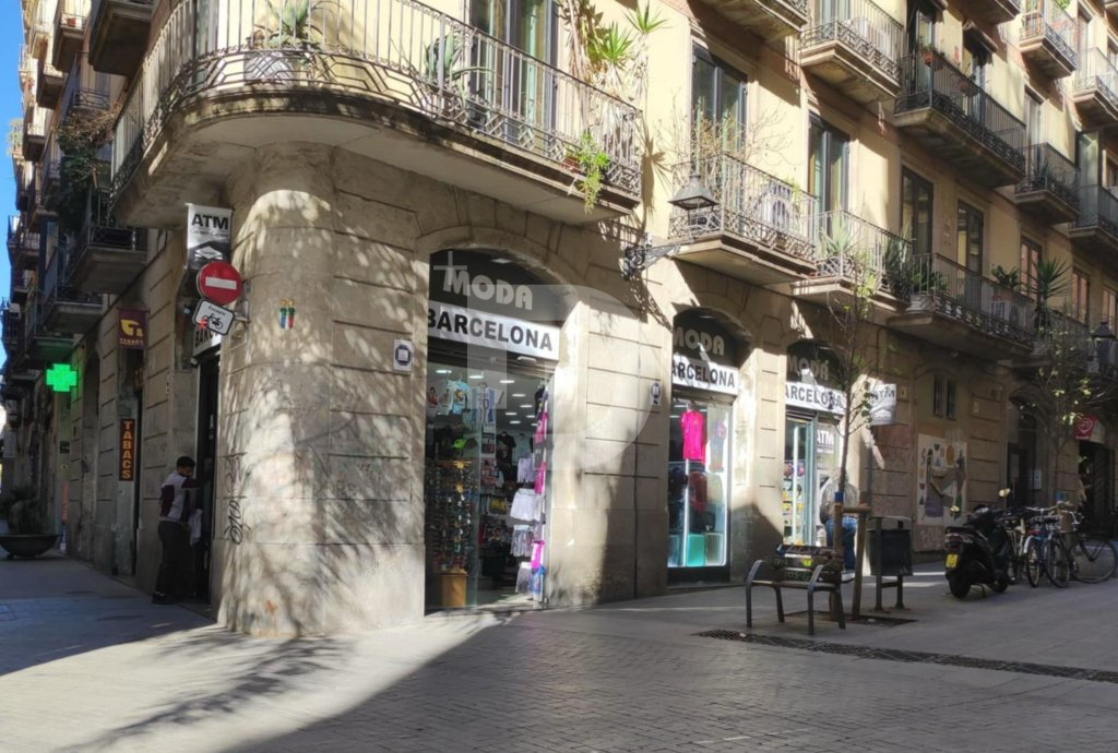 Магазин в Барселоне, Испания, 85 м² - фото 1