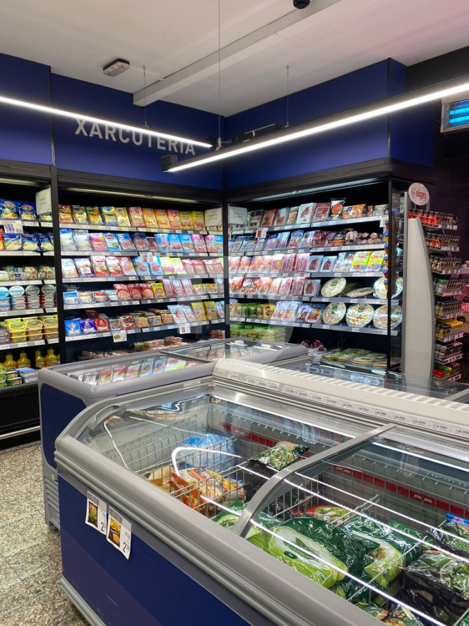 Магазин в Барселоне, Испания, 211 м² - фото 1