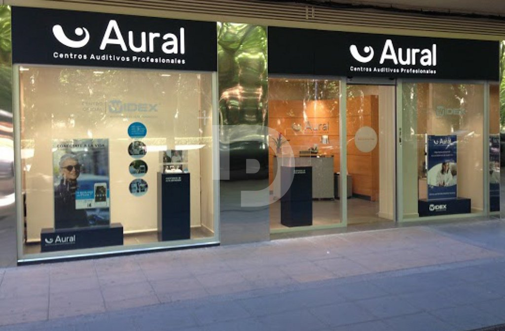 Магазин в Барселоне, Испания, 98 м² - фото 1