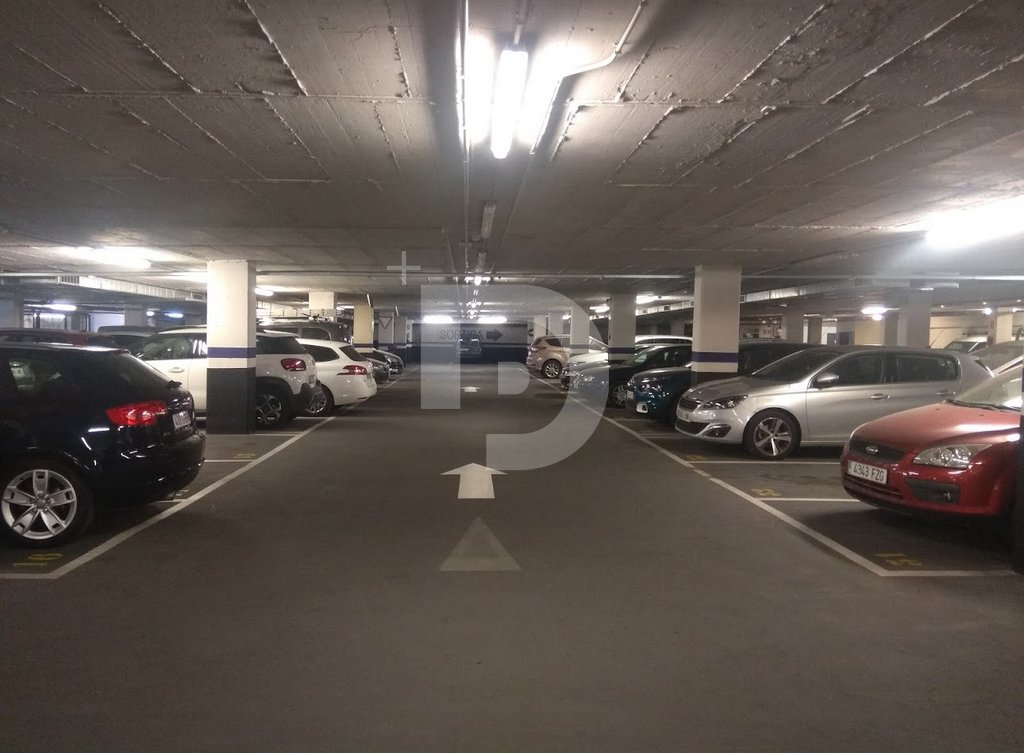 Коммерческая недвижимость в Барселоне, Испания, 8 512 м² - фото 1