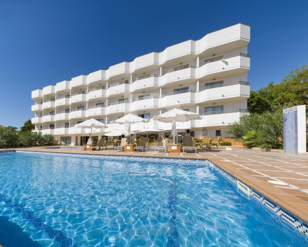 Отель, гостиница Балеарские острова, Испания, 100 000 м² - фото 1