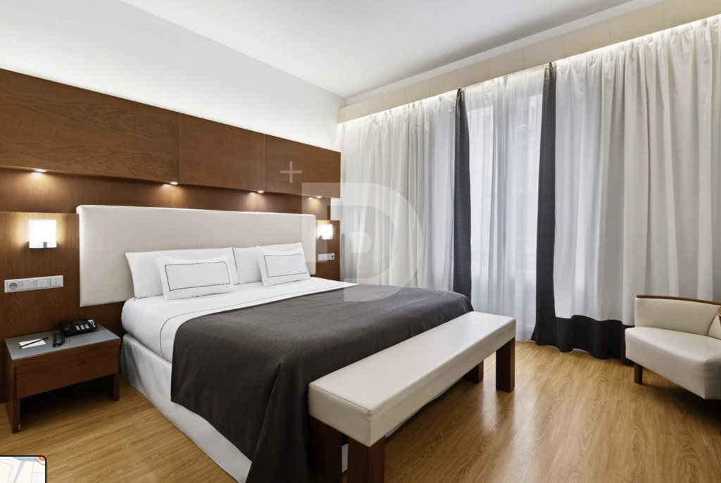 Отель, гостиница Балеарские острова, Испания, 4 957 м² - фото 1