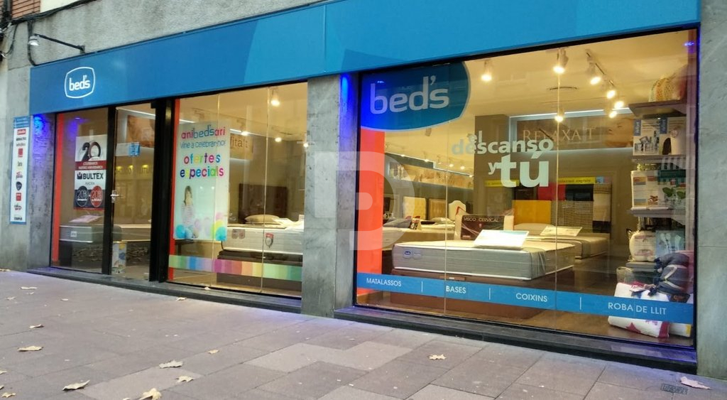 Магазин в Барселоне, Испания, 140 м² - фото 1