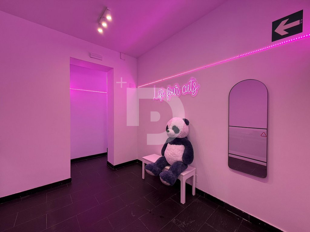 Магазин Испания, Испания, 72 м² - фото 1