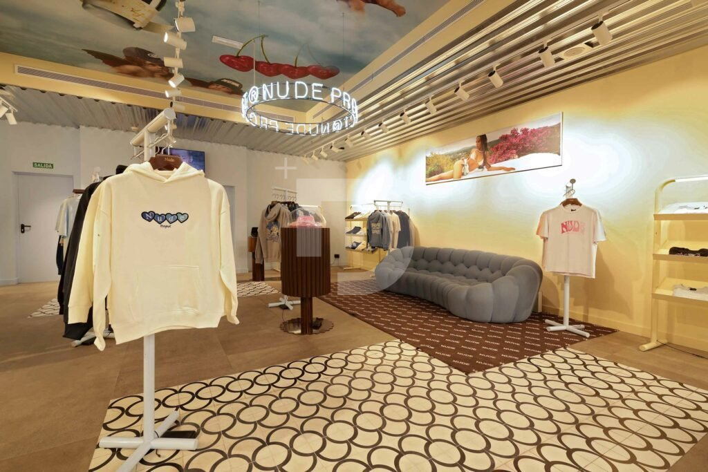 Магазин в Барселоне, Испания, 130 м² - фото 1