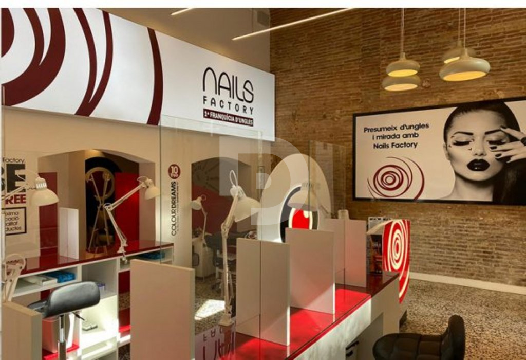 Коммерческая недвижимость в Эйшампле, Испания, 75 м² - фото 1