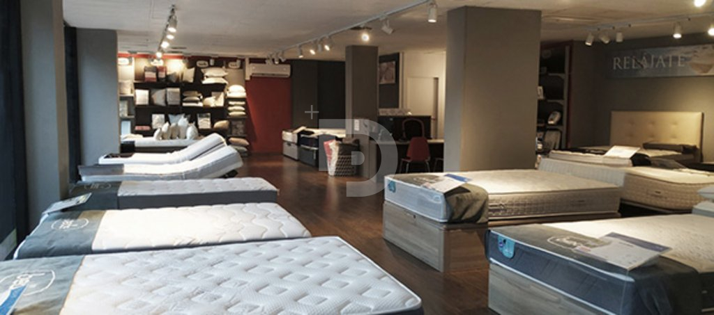 Магазин в Барселоне, Испания, 260 м² - фото 1