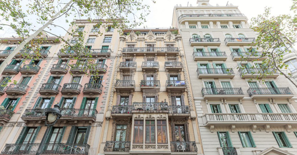 Коммерческая недвижимость в Барселоне, Испания, 580 м² - фото 1