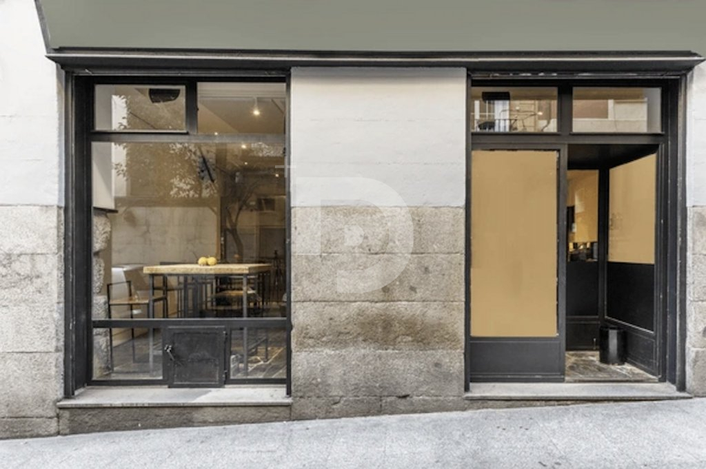 Кафе, ресторан в Эйшампле, Испания, 347 м² - фото 1