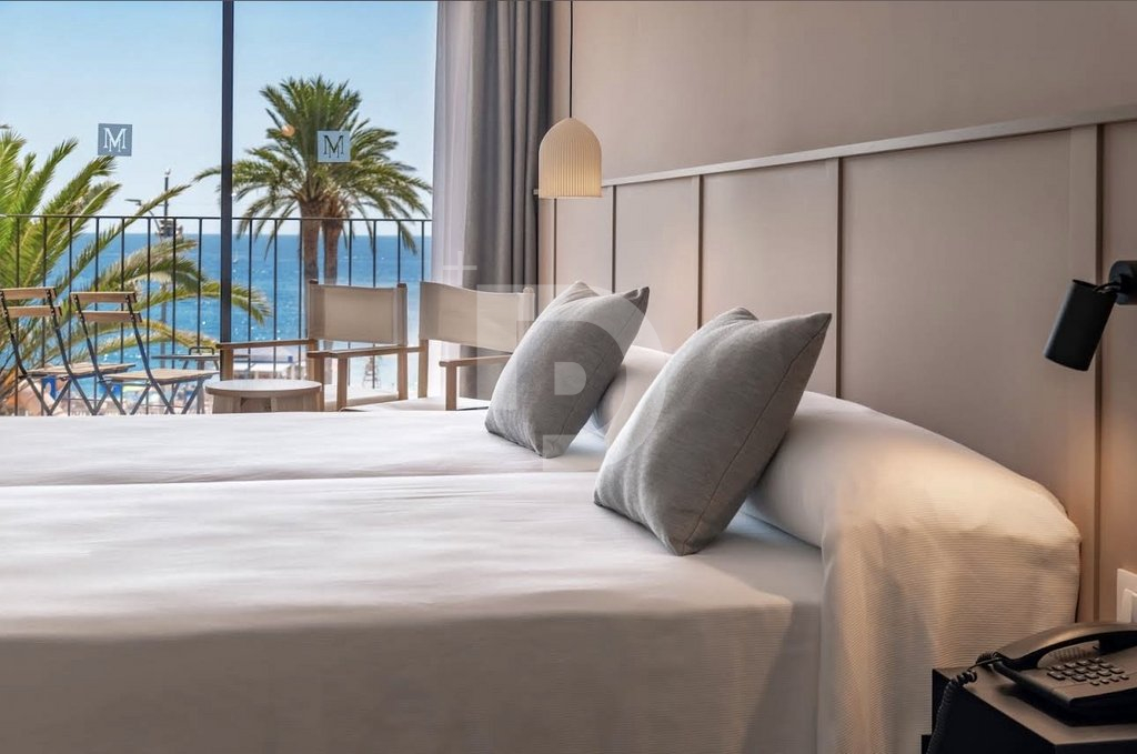 Коммерческая недвижимость на Коста-Брава, Испания, 3 001 м² - фото 1