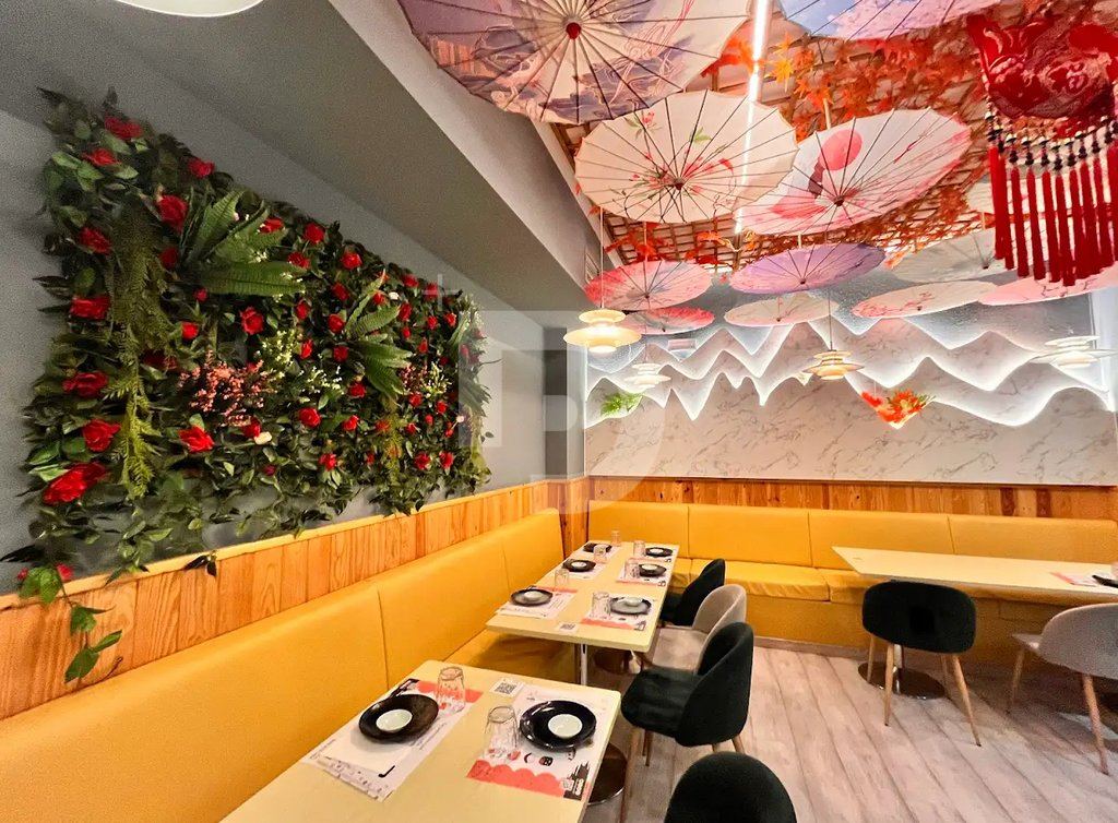 Кафе, ресторан Испания, Испания, 335 м² - фото 1