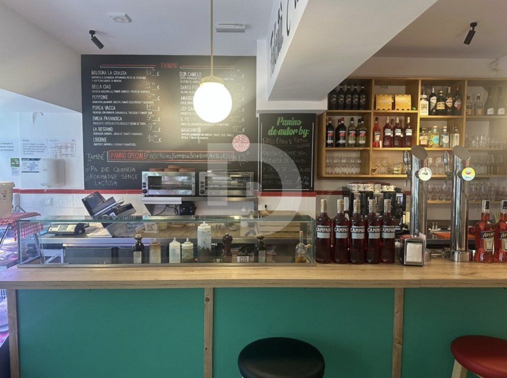 Кафе, ресторан в Эйшампле, Испания, 96 м² - фото 1