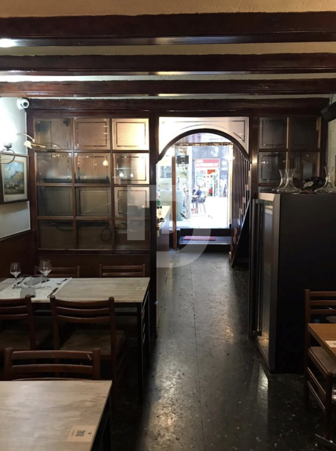 Кафе, ресторан в Эйшампле, Испания, 130 м² - фото 1