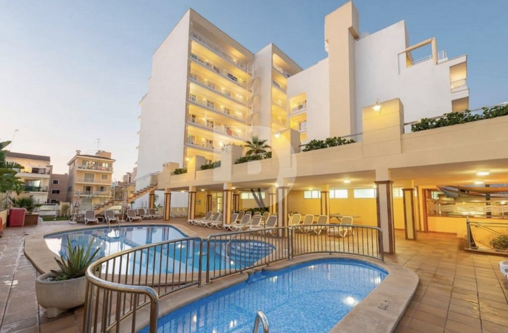 Отель, гостиница Балеарские острова, Испания, 9 800 м² - фото 1