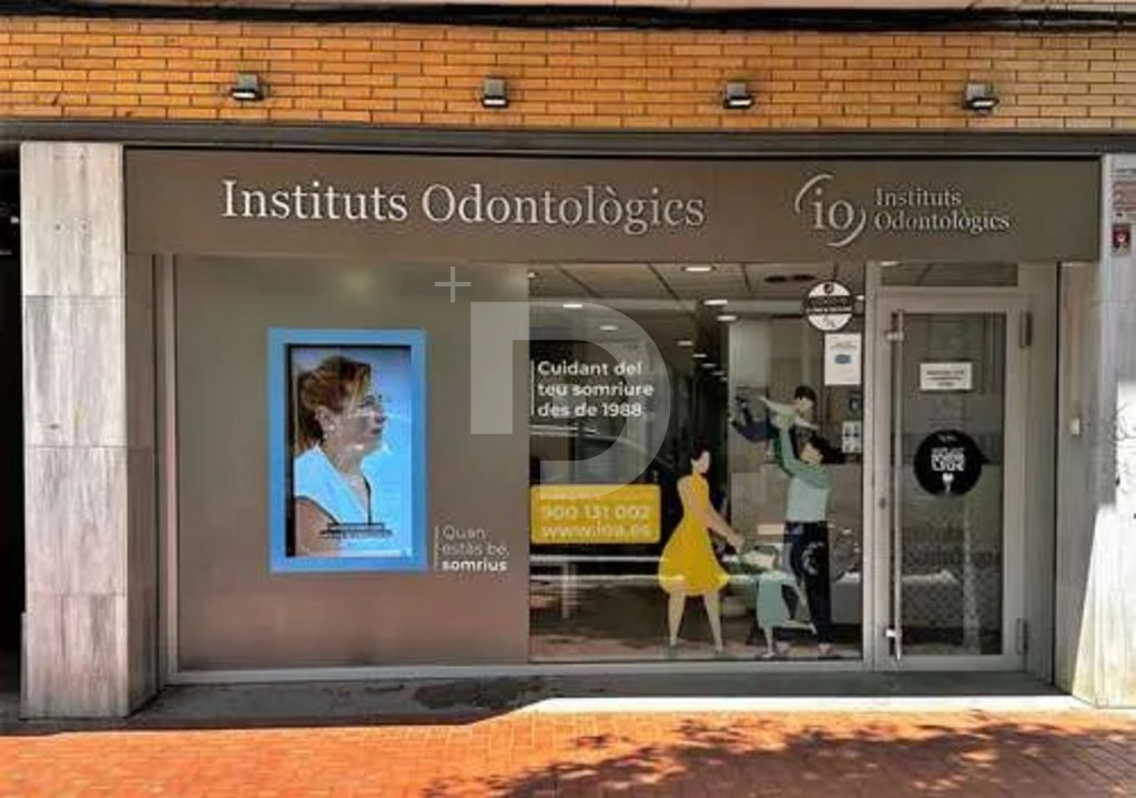 Коммерческая недвижимость в Сант-Андреу, Испания, 362 м² - фото 1