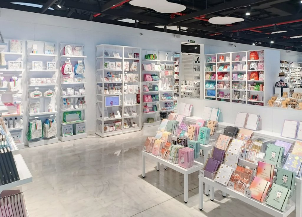 Коммерческая недвижимость в Барселоне, Испания, 739 м² - фото 1