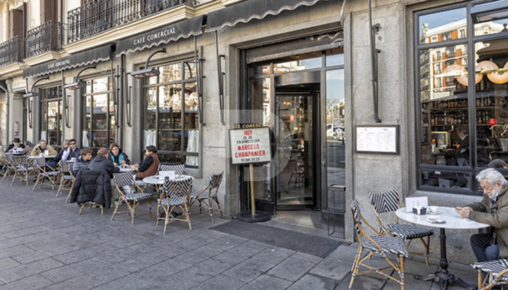 Коммерческая недвижимость в Барселоне, Испания, 117 м² - фото 1