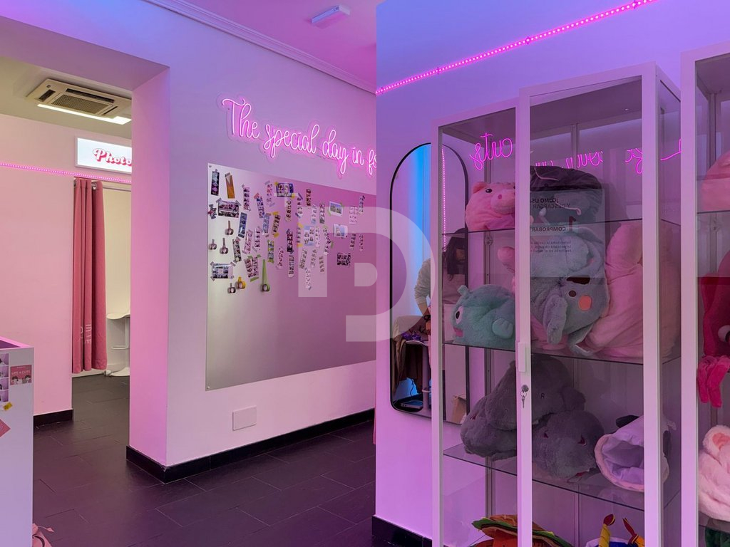 Магазин Испания, Испания, 72 м² - фото 2