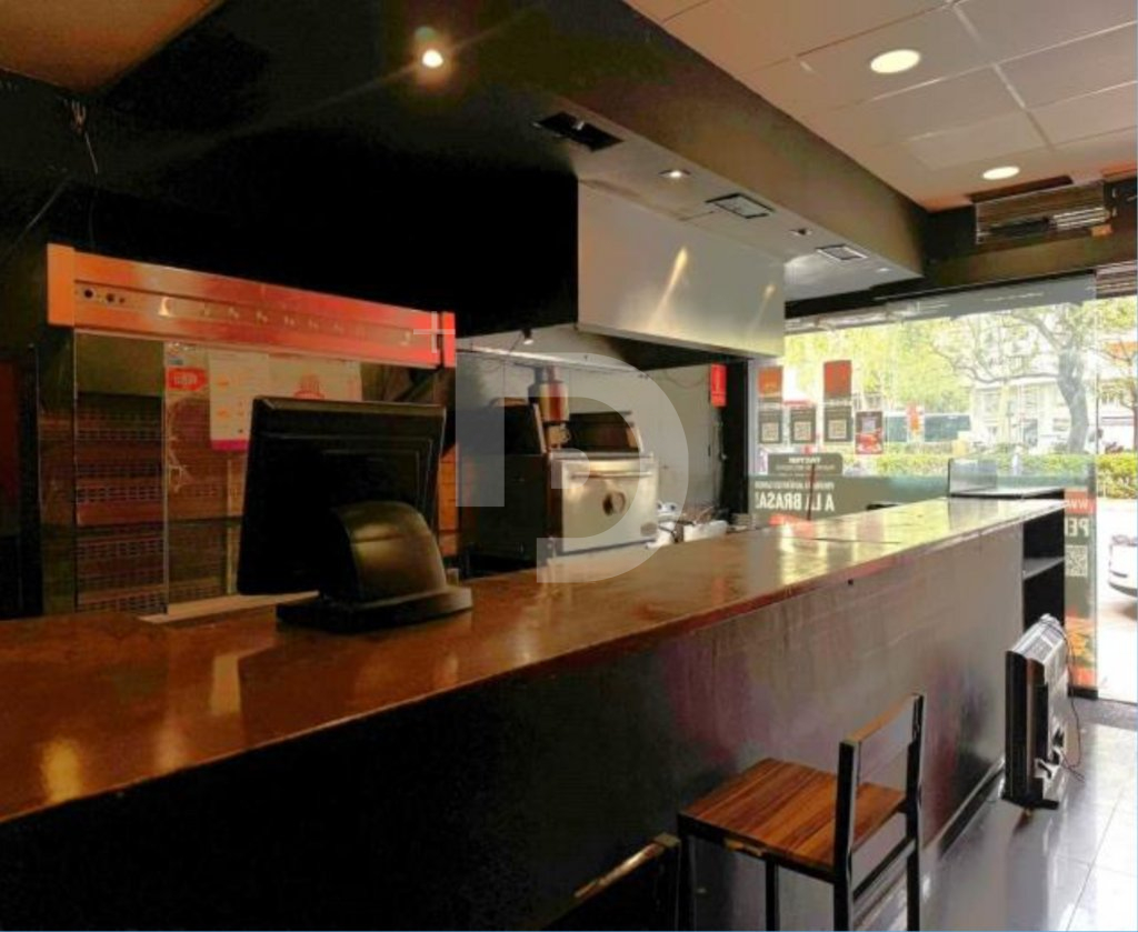 Кафе, ресторан в Эйшампле, Испания, 75 м² - фото 2