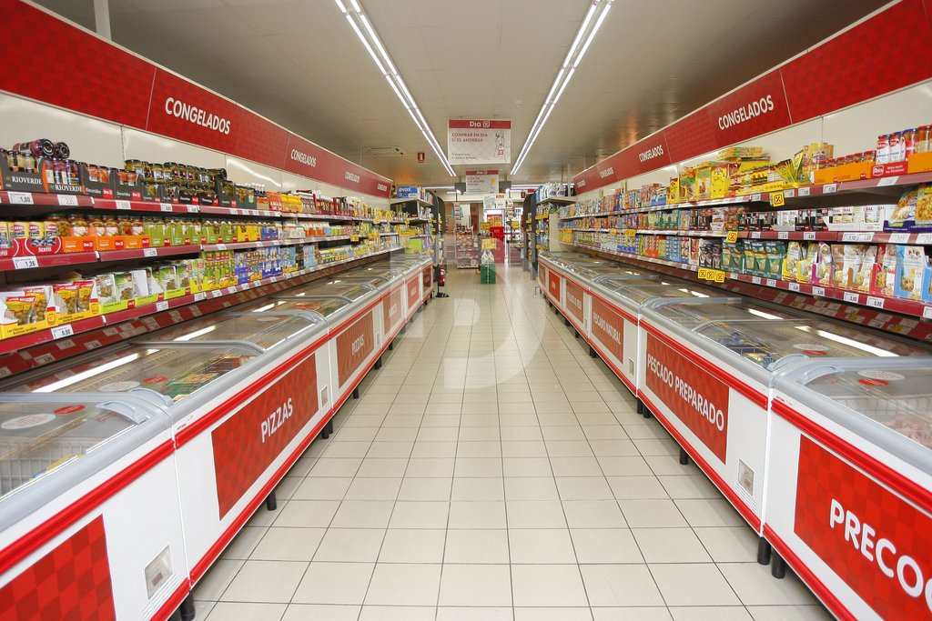 Магазин в Барселоне, Испания, 1 213 м² - фото 2