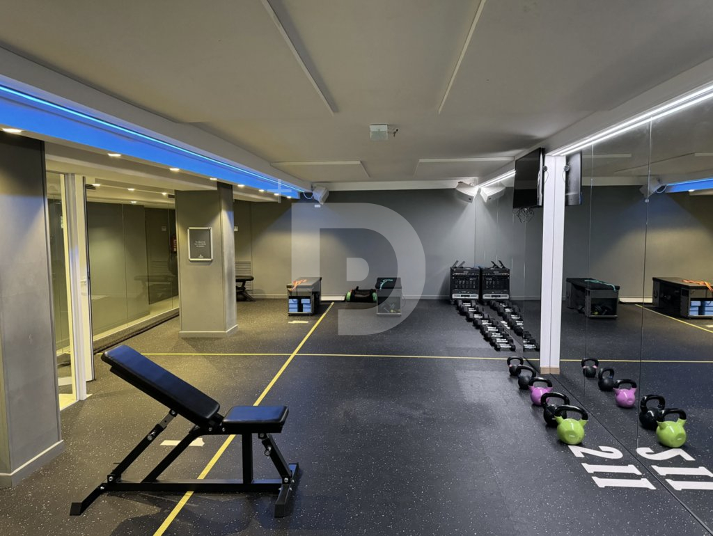 Коммерческая недвижимость в Барселоне, Испания, 250 м² - фото 2