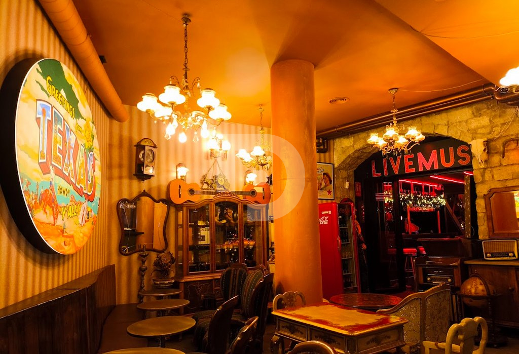 Коммерческая недвижимость в Барселоне, Испания, 423 м² - фото 2