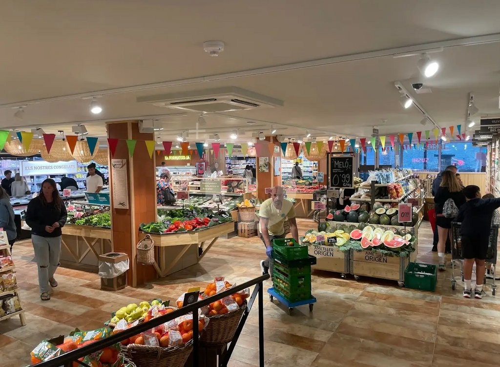 Магазин Испания, Испания, 636 м² - фото 2